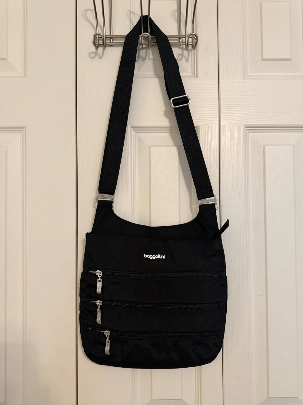 Baggallini Big Zipper Bagg RFID Black Crossbody Travel Purse NWT